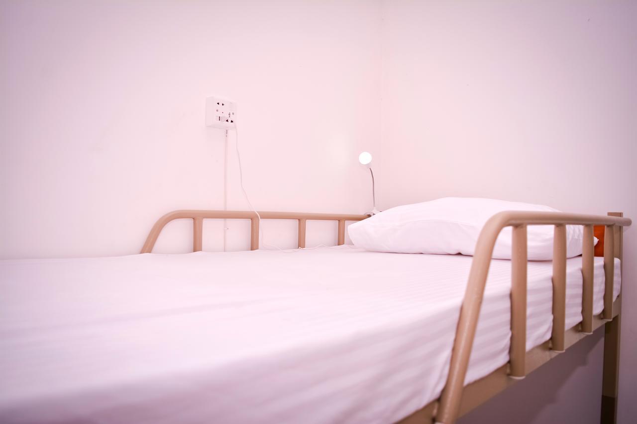 Yoyo Airport Hostel ネゴンボ エクステリア 写真